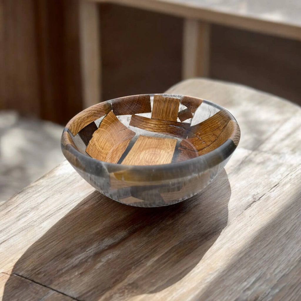 Håndlaget bolle i eik og epoxy – Naturlig eleganse med moderne dybde Epoxy-Crafts