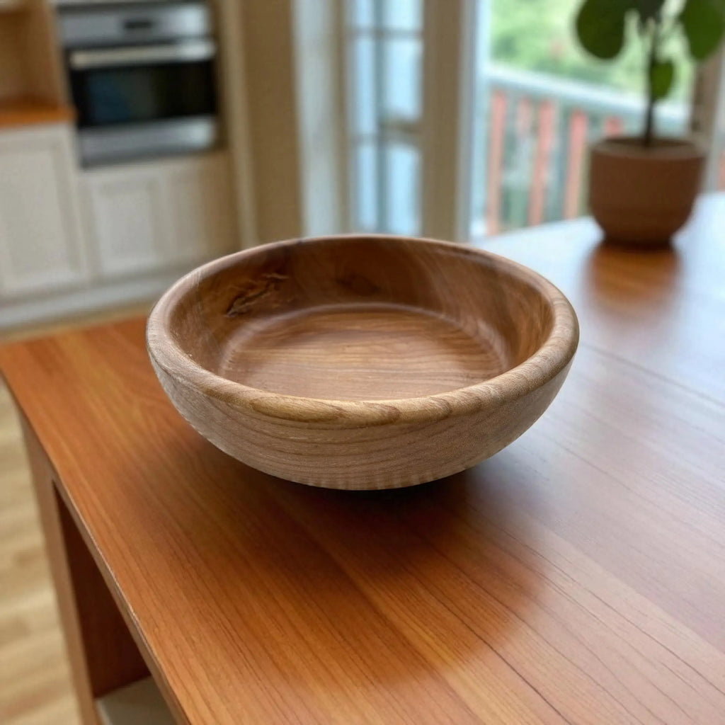 🪵 Hånddreid Bolle i Naturlig Tre – Ø 17 cm Epoxy-Crafts