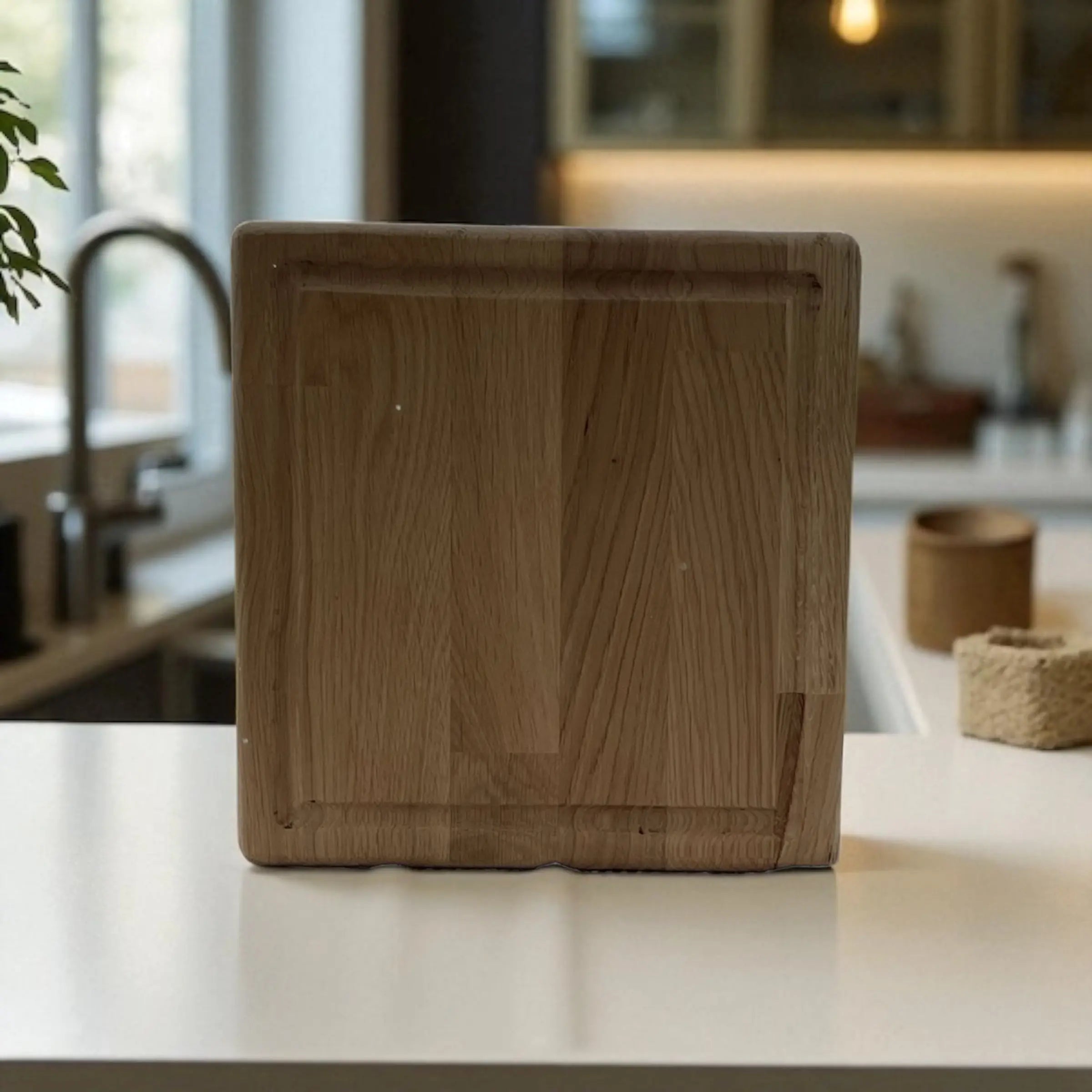 Håndlaget Skjærefjøl i Eik – Norsk design | 25×24×3 cm | Bærekraftig Kjøkkenutstyr (Kopi) Epoxy-Crafts