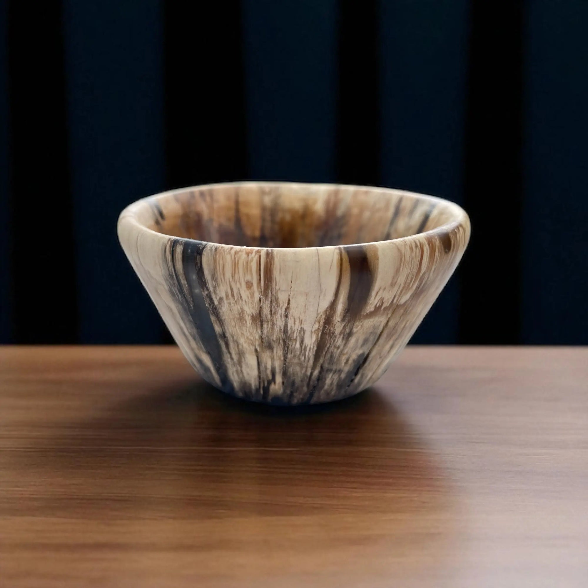 Hånddreid bjørkeskål med sort epoxy Epoxy-Crafts