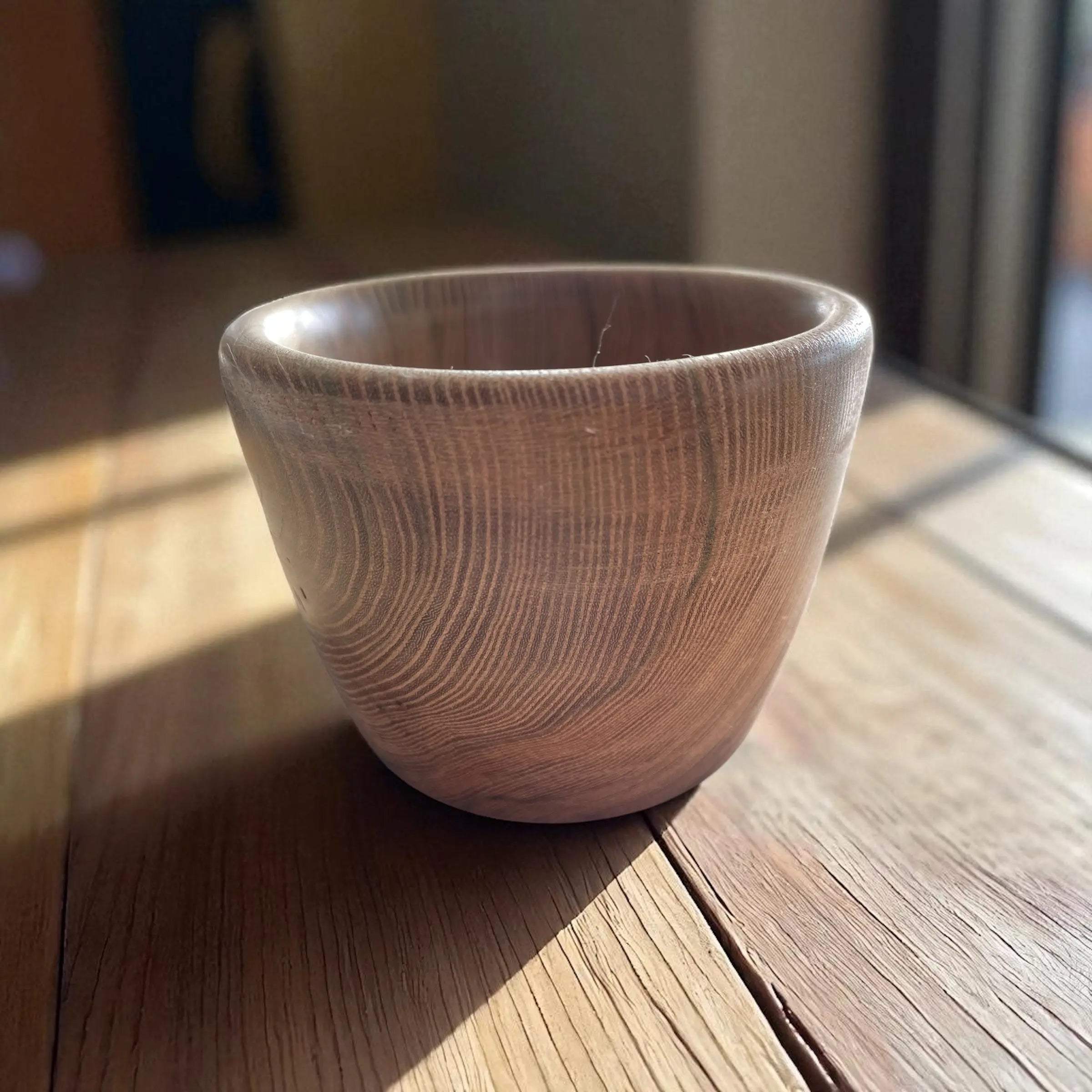 Unike håndlagde trekopper – Naturlig eleganse i hver slurk! Epoxy-Crafts