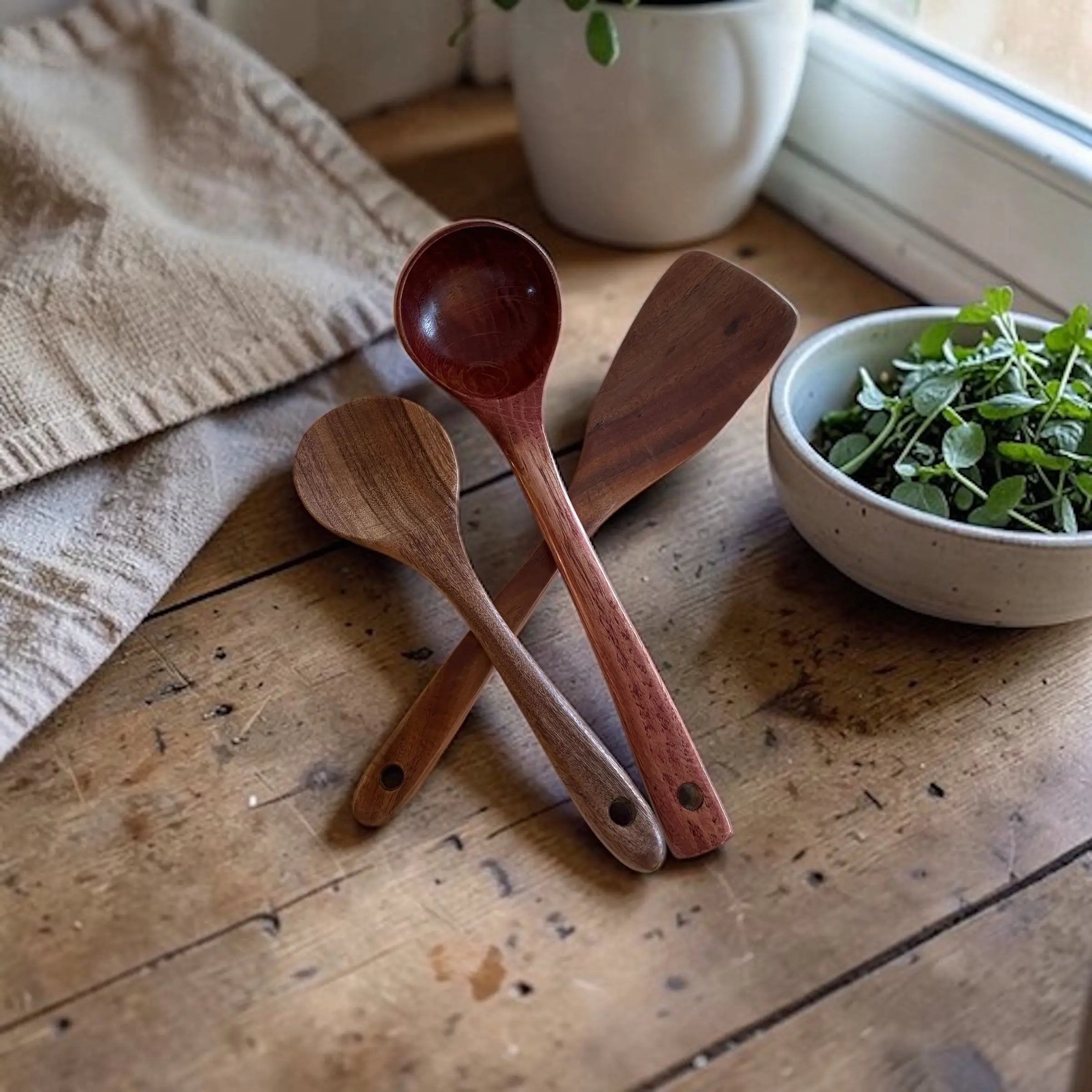Kjøkkenredskap Sett i Tre (3 deler) – Stekespade, Tresleiv og Suppeøse SkogsTre